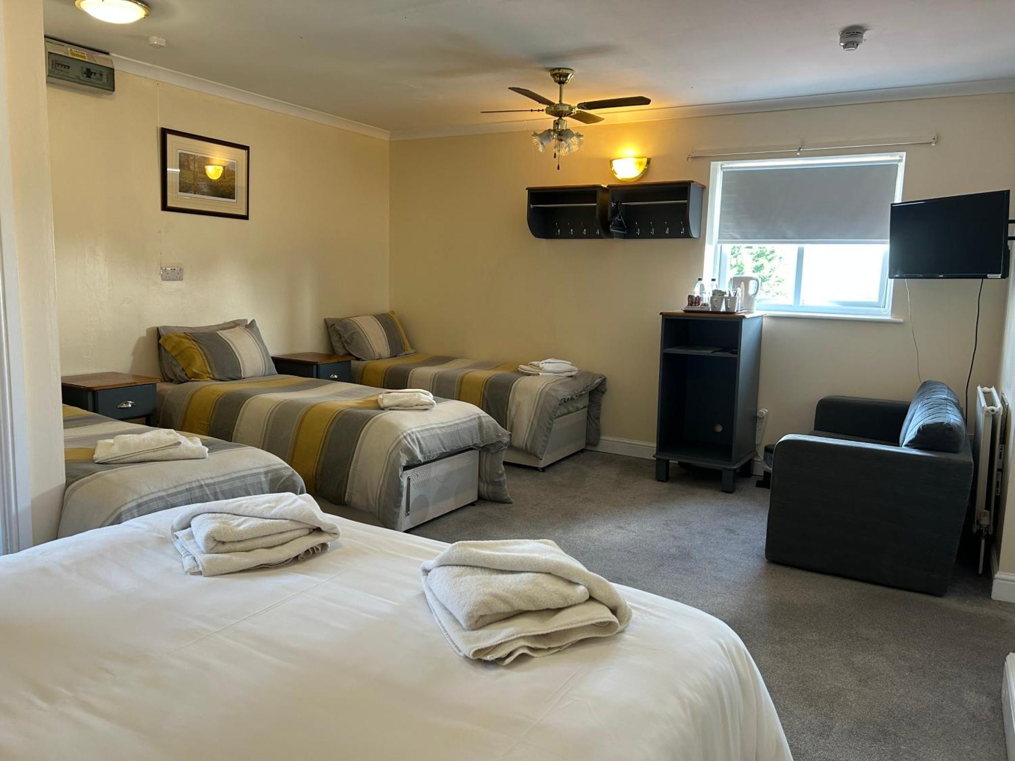 Halfway House Inn Country Lodge Yeovil Bagian luar foto
